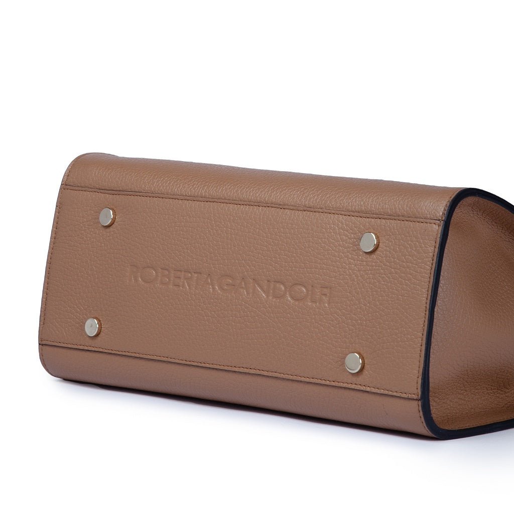 Frida Handbag in pelle martellata con tracolla logata in tessuto regolabile