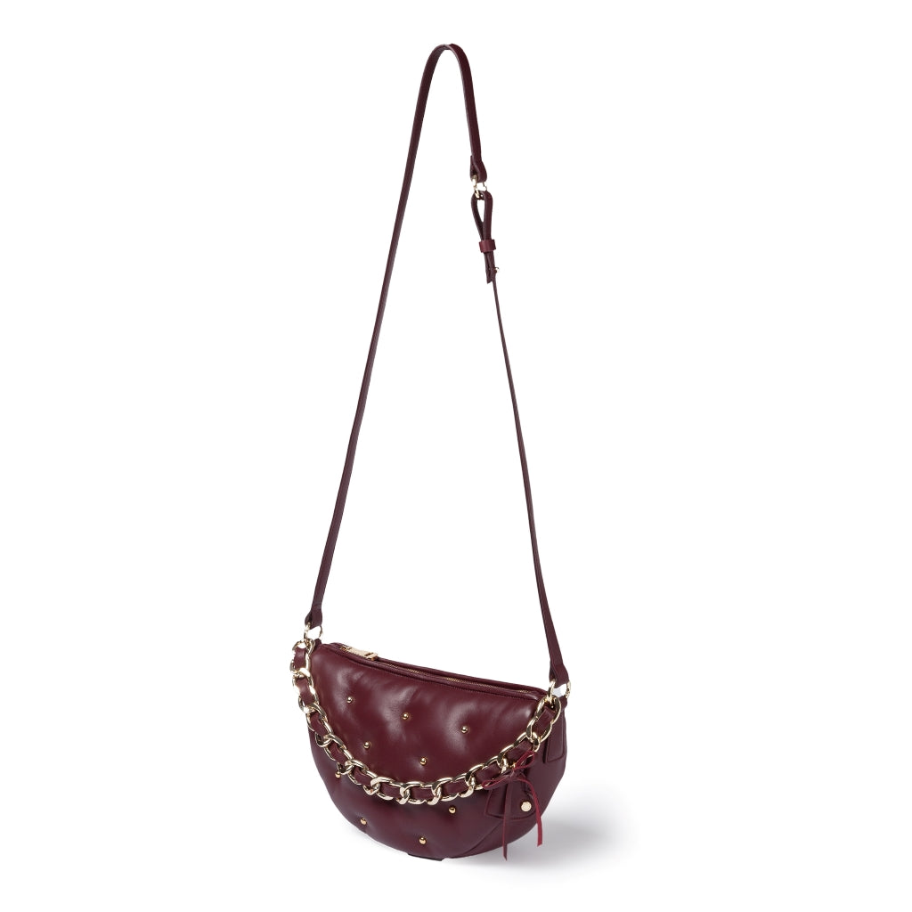 Marika purse in soft nappa with chain shoulder strap and leather sleeve