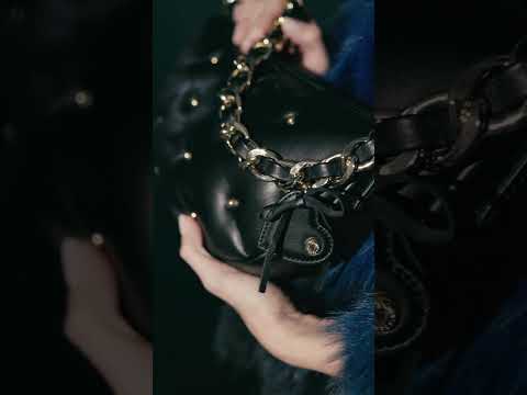 Marika baguette in soft nappa with transforming shoulder strap