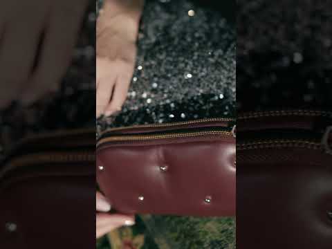 Marika purse in soft nappa with chain shoulder strap and leather sleeve