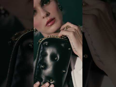 Marika purse in soft nappa with chain shoulder strap and leather sleeve