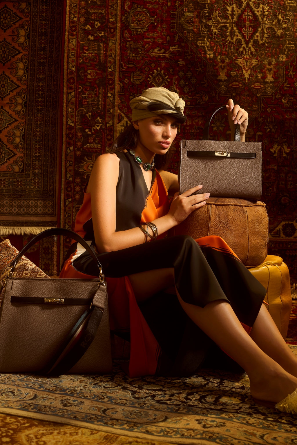 Frida Satchel in grained leather with adjustable fabric shoulder strap