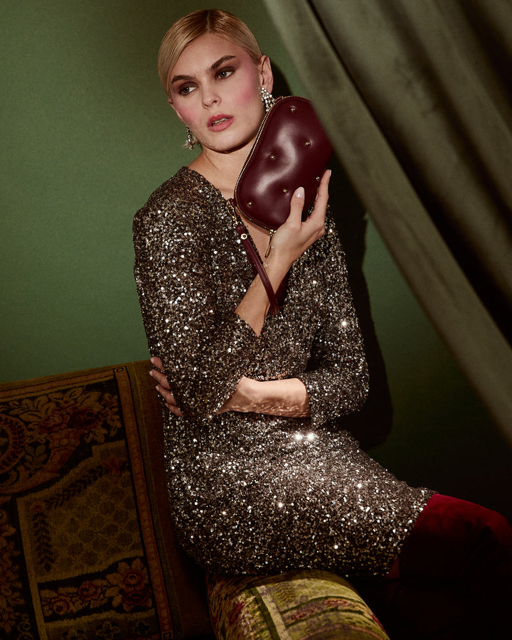 Marika purse in soft nappa with chain shoulder strap and leather sleeve