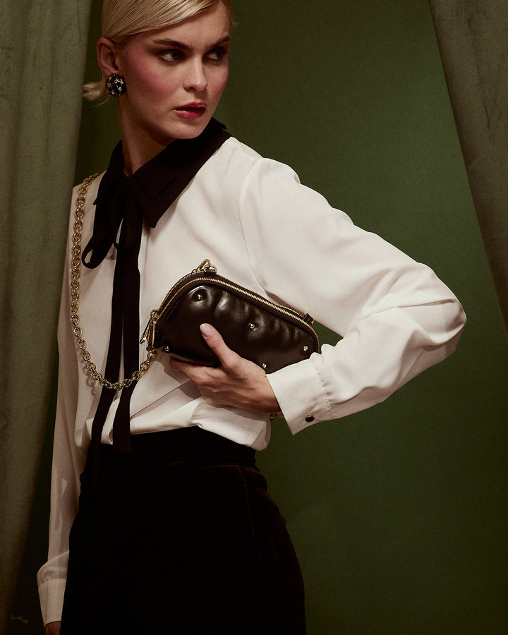 Marika purse in soft nappa with chain shoulder strap and leather sleeve