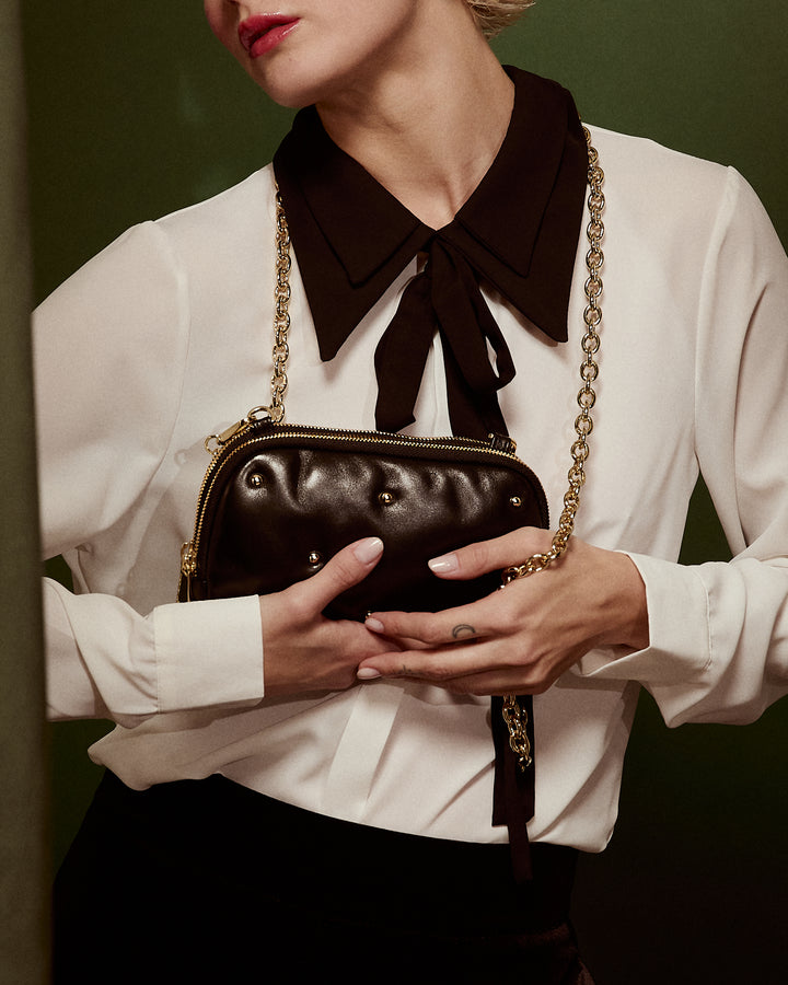 Marika purse in soft nappa with chain shoulder strap and leather sleeve