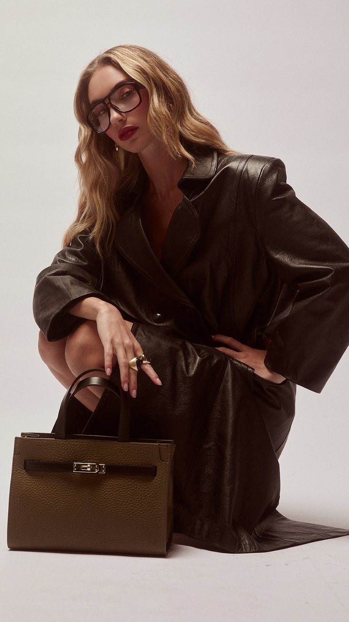 Frida Handbag in hammered leather with adjustable fabric shoulder strap