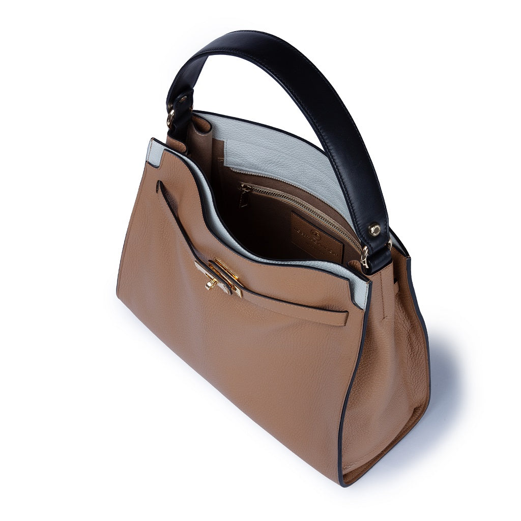 Frida Satchel in pelle martellata con tracolla logata in tessuto regolabile