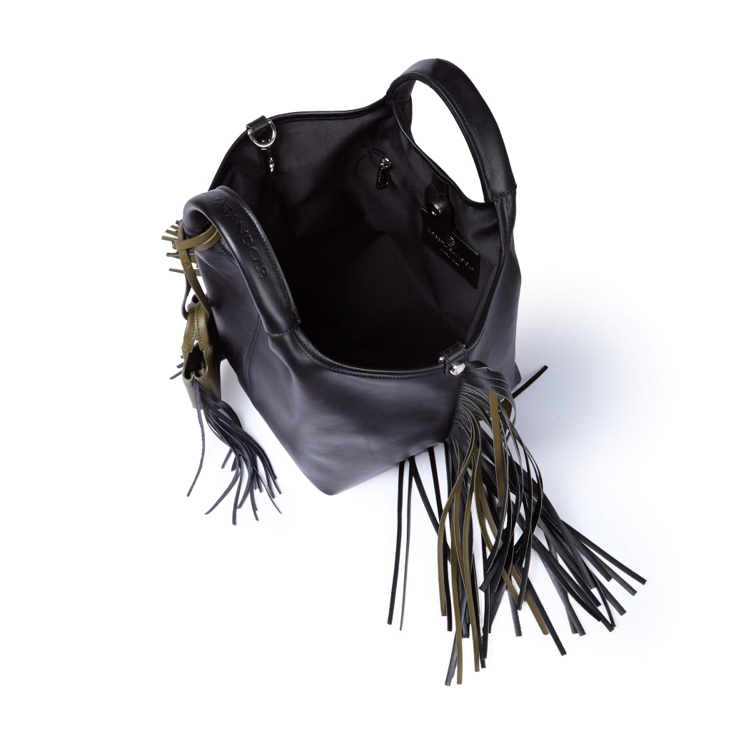 Joy Fringes 5 in 1 borsa in pelle trasformabile con tracolla staccabile e charms porta AirPods