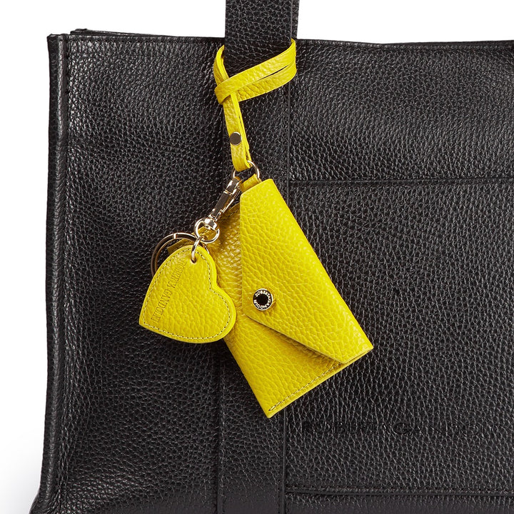 Tessa shopping in pelle con charms colorato e pratica tasca esterna