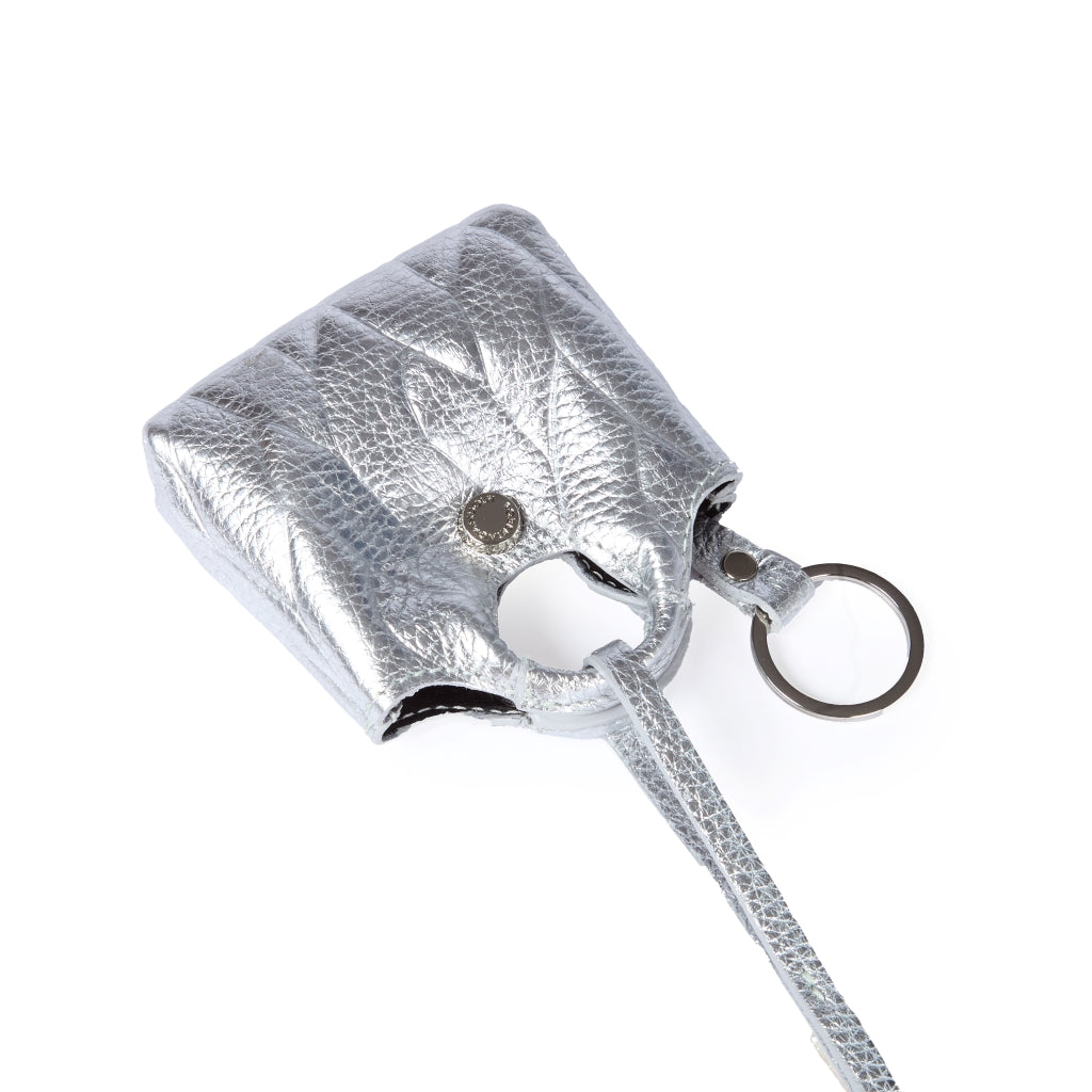 Porta air pods Alina charms in pelle stampa treccia con anella portachiavi