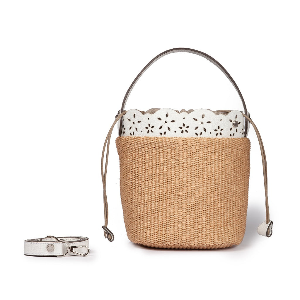 Diletta Bucket in rafia con balza in pelle laserata con tracolla staccabile