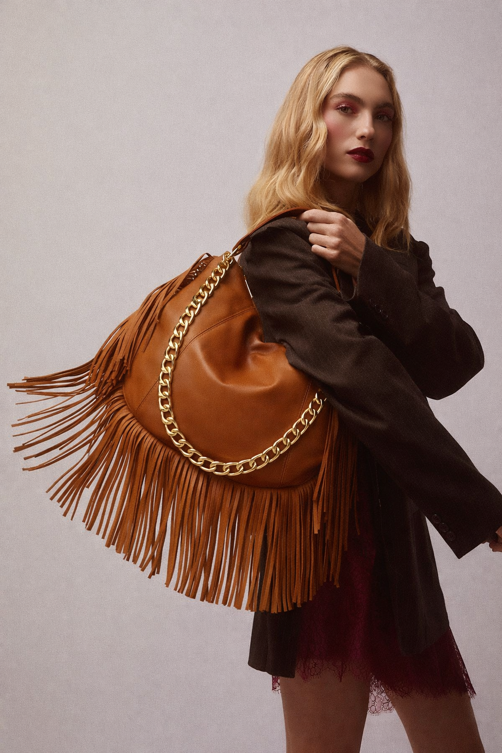 Kate – Leather Hobo Bag with Long Fringes and a Removable Gold Chain
