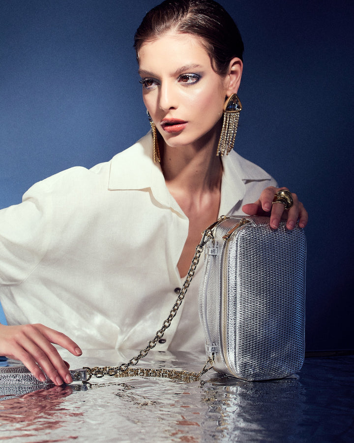 Brigida Woven camera leather bag with double compartment and gold chain shoulder strap with protective leather shoulder pad