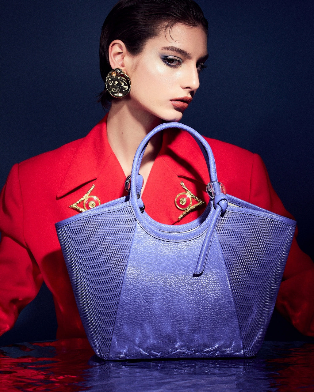Giorgia handbag leather bag with detachable and adjustable logoed shoulder strap