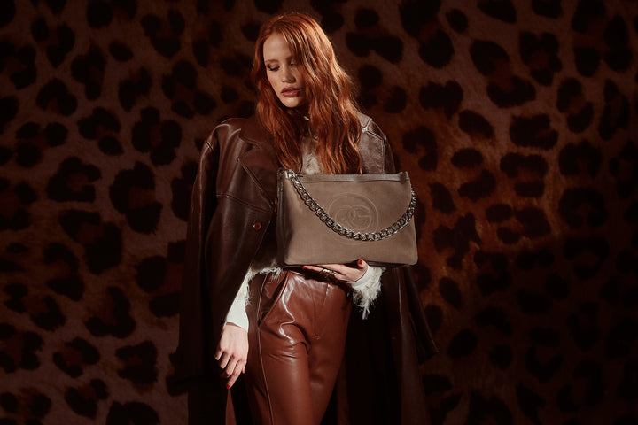 Alice large borsa in camoscio e pelle martellata con tracolla regolabile e staccabile