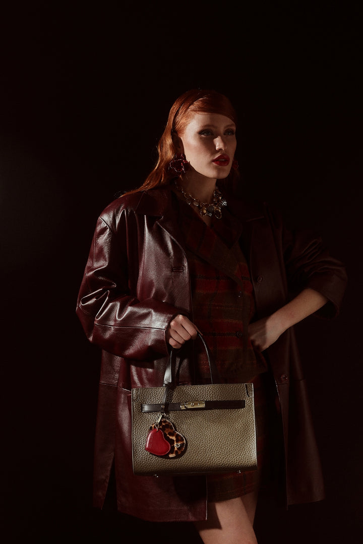 Frida Handbag in hammered leather with adjustable fabric shoulder strap