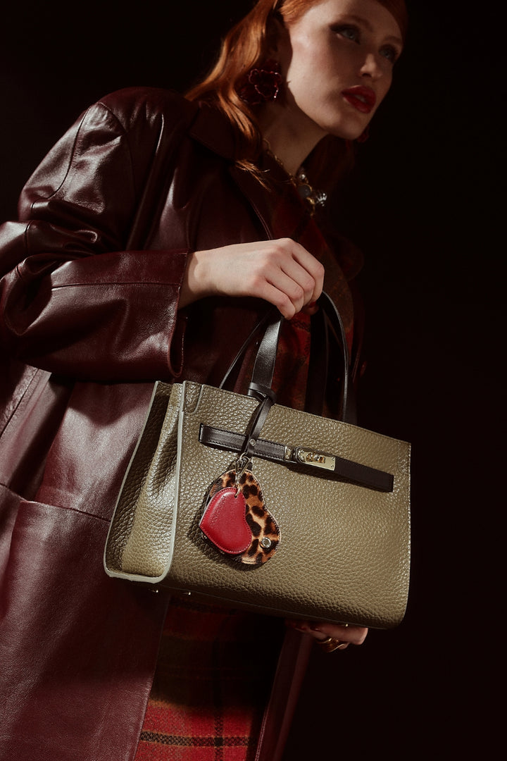 Frida Handbag in hammered leather with adjustable fabric shoulder strap