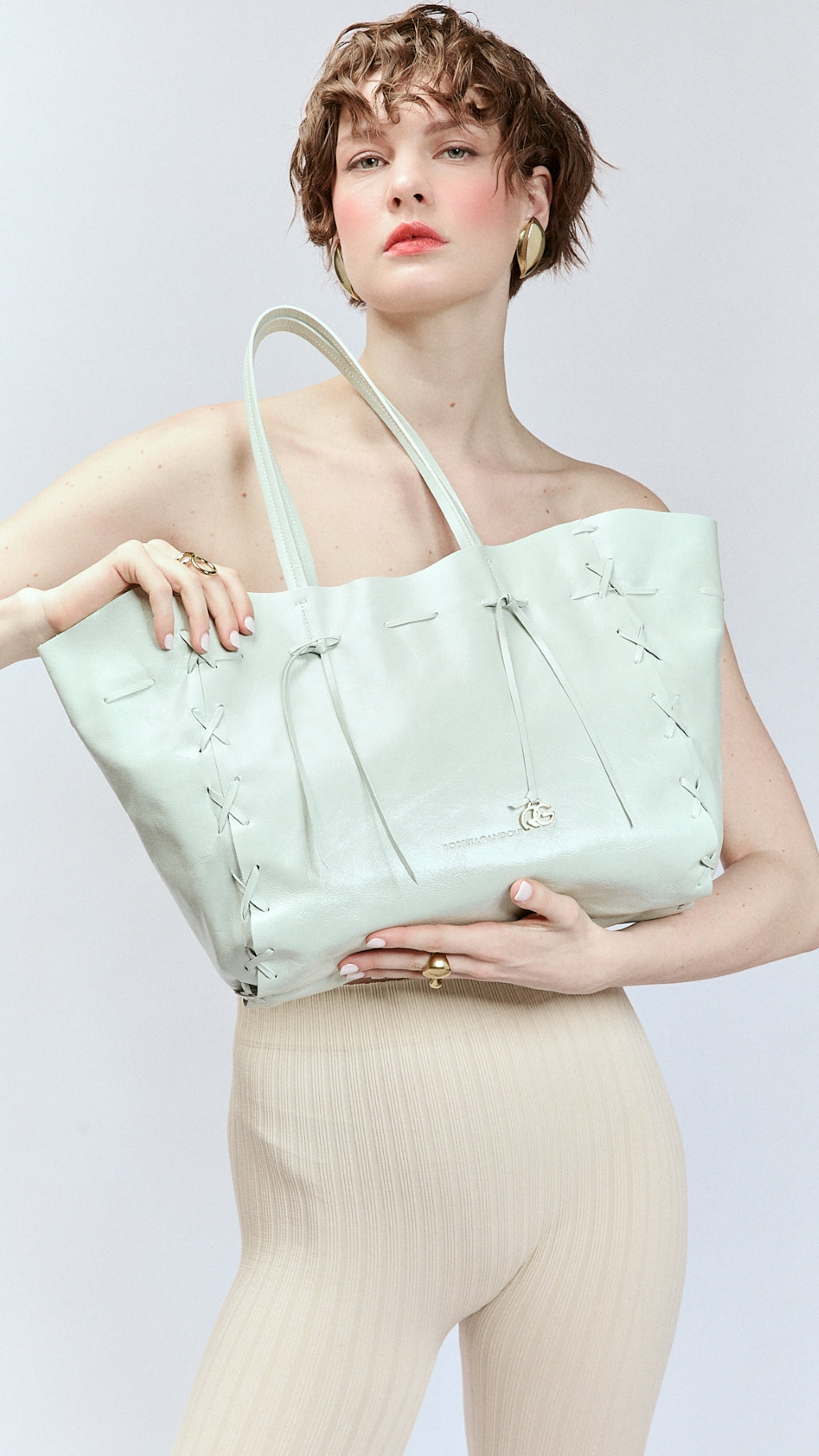 Naomi Glossy – Borsa Shopping in Morbido Vitello con Cuciture a Mano