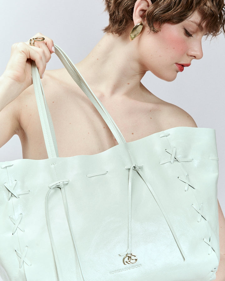 Naomi Glossy – Borsa Shopping in Morbido Vitello con Cuciture a Mano