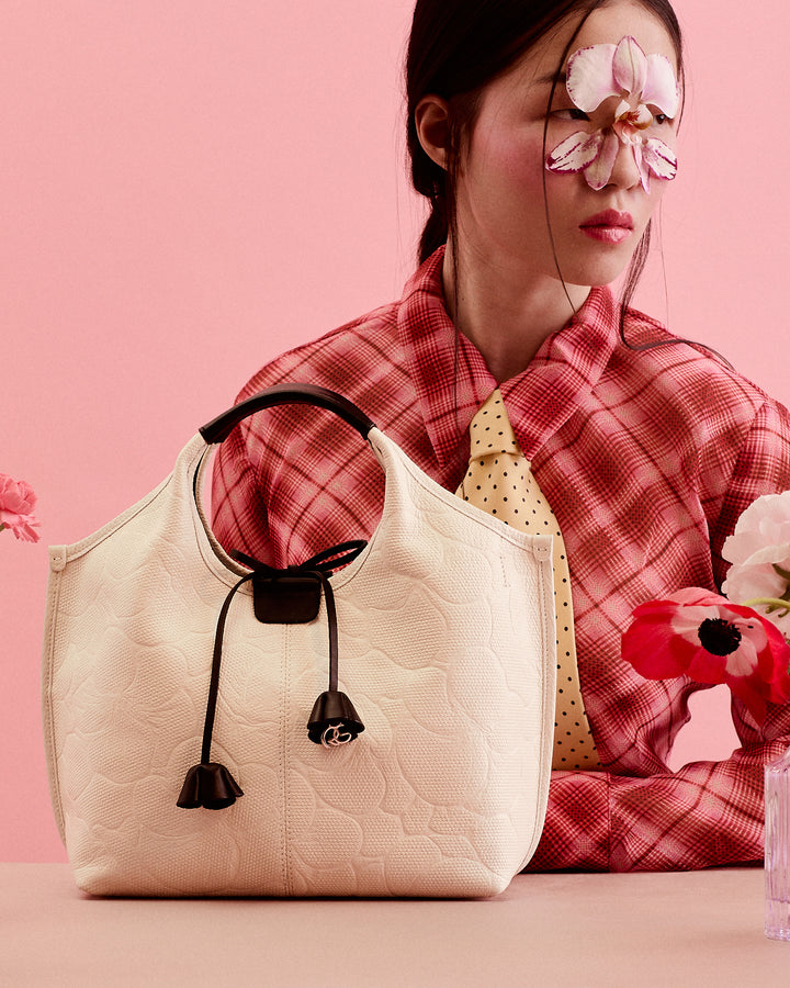 Viola handbag in pelle con delicata stampa floreale e tracolla staccabile
