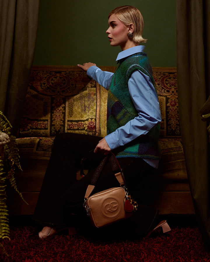 Roberta Pelle camera and leather crossbody with double compartment and detachable shoulder strap
