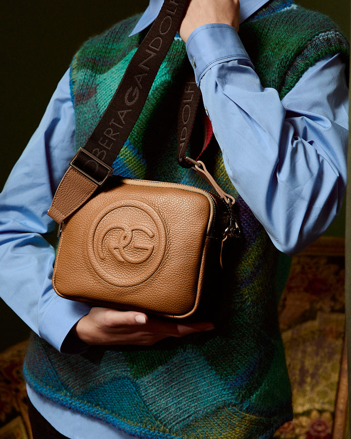Roberta Pelle camera and leather crossbody with double compartment and detachable shoulder strap