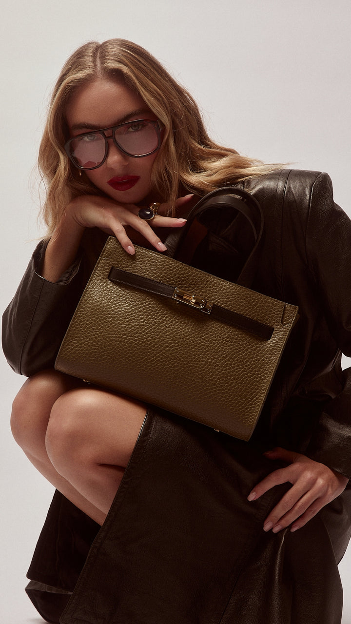 Frida Handbag in hammered leather with adjustable fabric shoulder strap