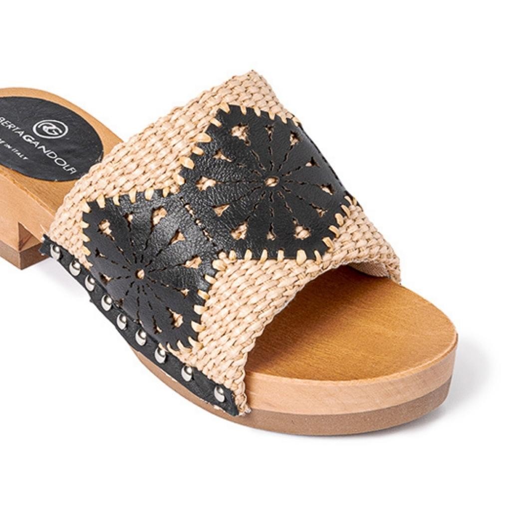 Sandalo Giulia platform in legno e tomaia in rafia e pelle di vitello laserata con disegno pizzo geometrico