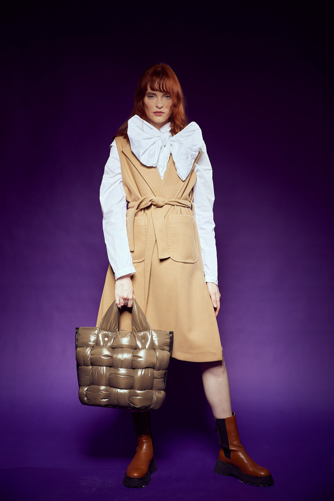 Greta large borsa in tessuto antigoccia imbottita ed intrecciata a mano con finiture in pelle