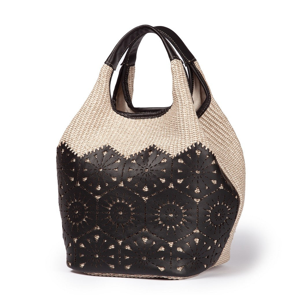 Giulia Handbag in rafia e pelle il pannello tagliato al laser è interamente cucito a mano con tracolla staccabile